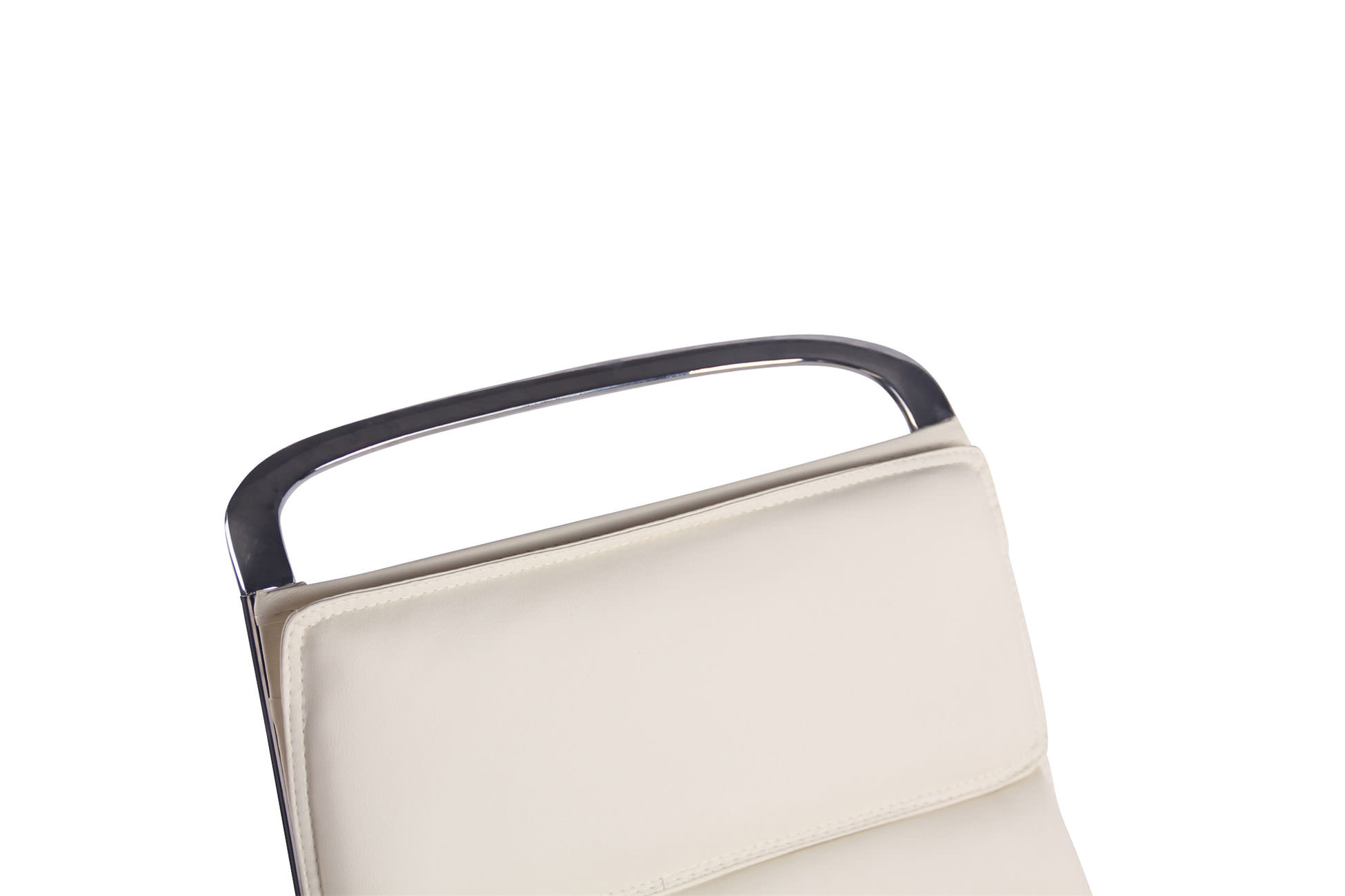 Silla De Oficina Bedford Crema Simil cuero